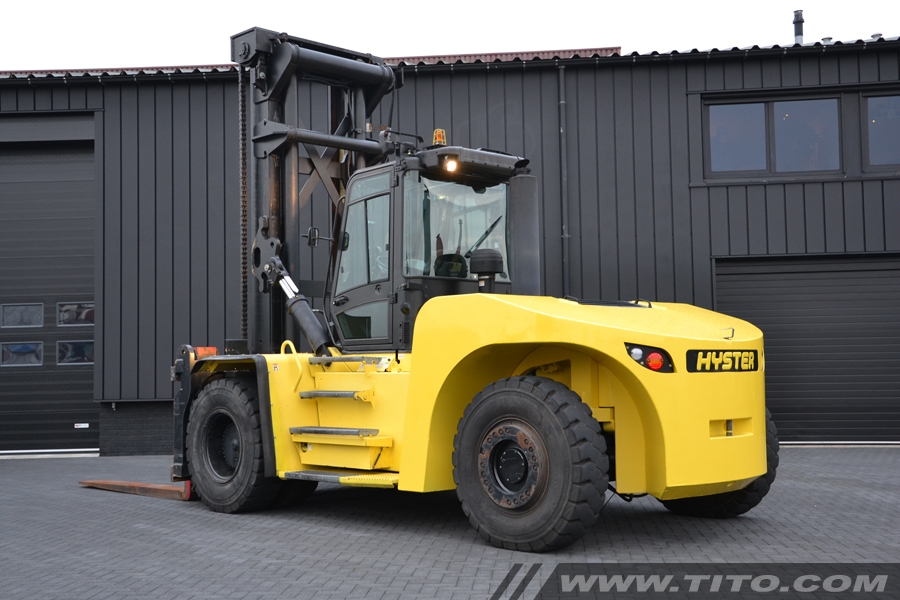 SOLD // Used 25 ton Hyster forklift H25XMS-9