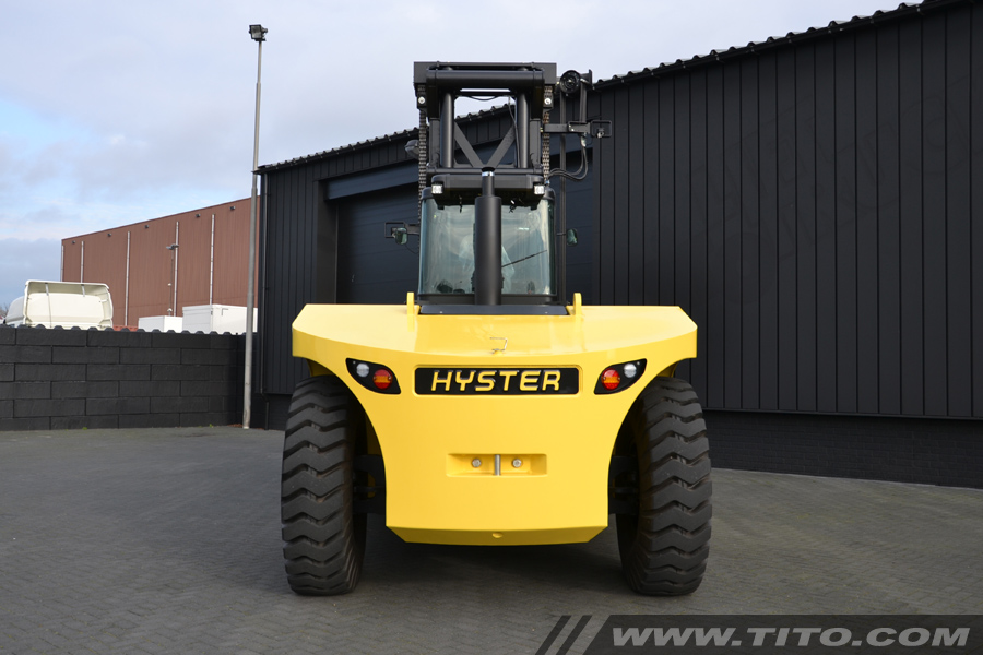 SOLD // New 32 ton Hyster forklift for sale