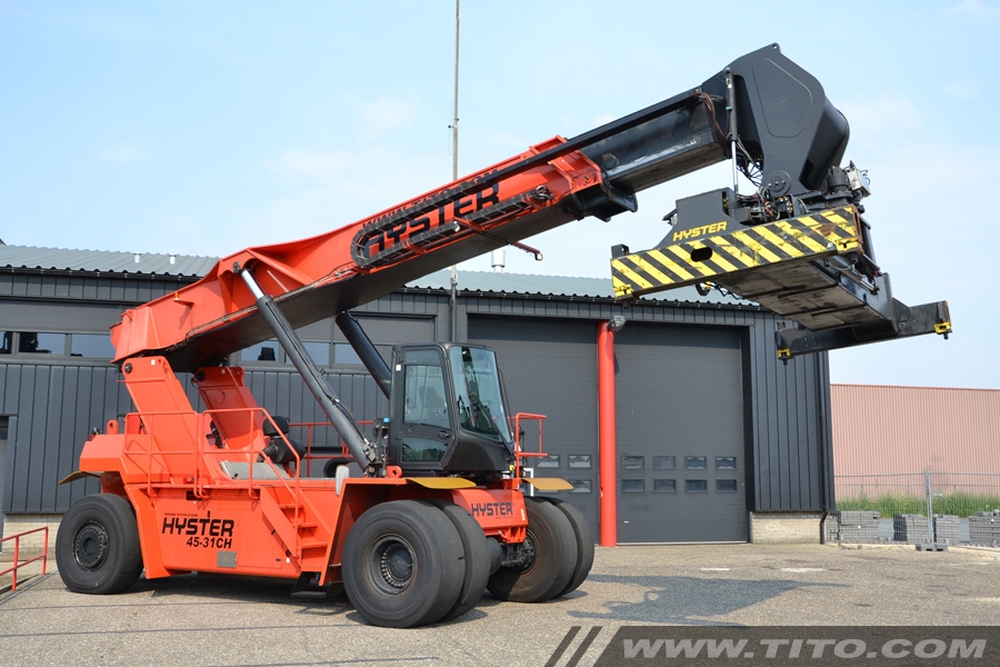 SOLD // Hyster Reach Stacker RS45-31CH