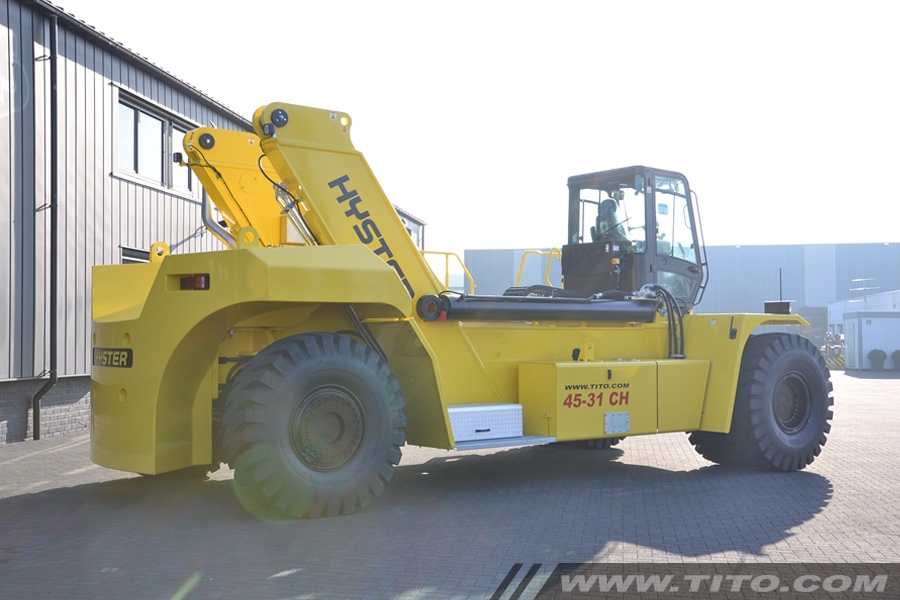 SOLD // New Hyster Reach Stacker RS45-31CH