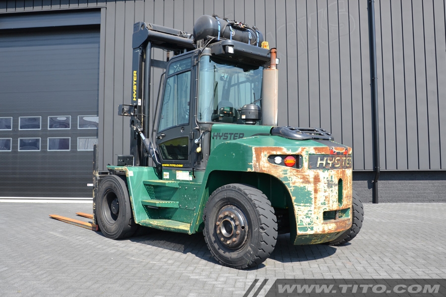SOLD // used 9 ton Hyster forklift for sale
