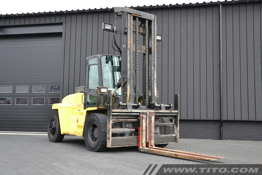 SOLD // Used 16 ton Hyster forklift