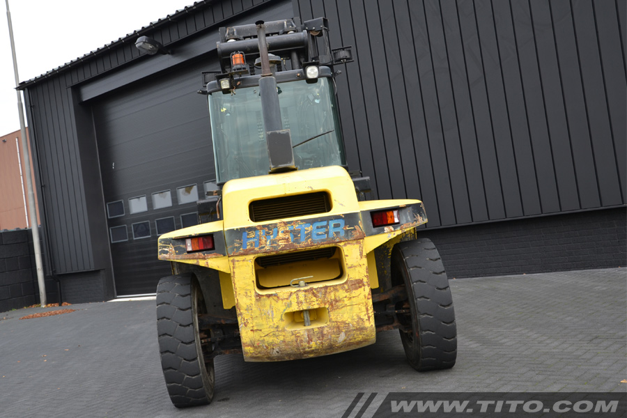 SOLD // Used 16 ton Hyster forklift
