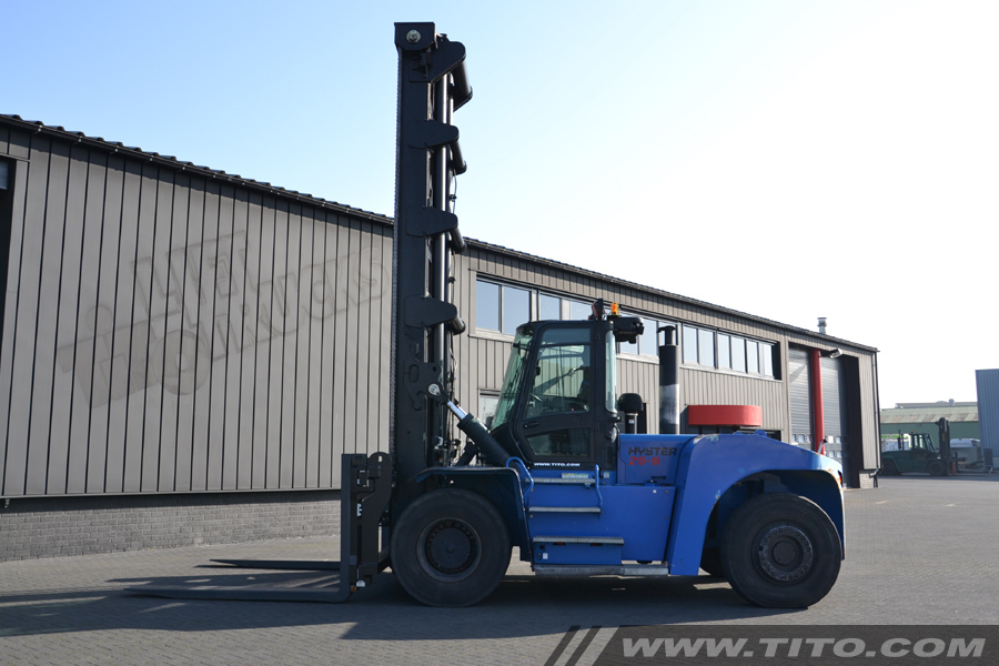 SOLD // Used 25 ton hyster forklift for sale
