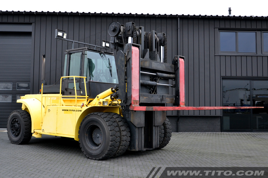 SOLD // Used 25 ton Hyster forklift 