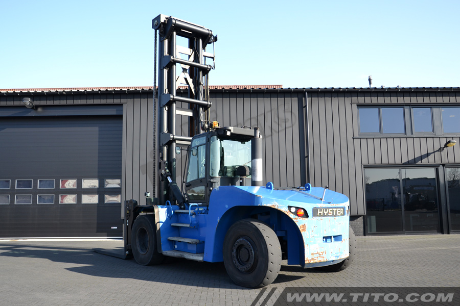 SOLD // Used 25 ton hyster forklift for sale
