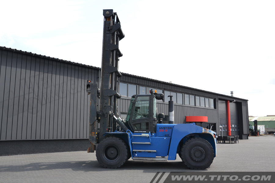 SOLD // Used Hyster empty container handler for sale