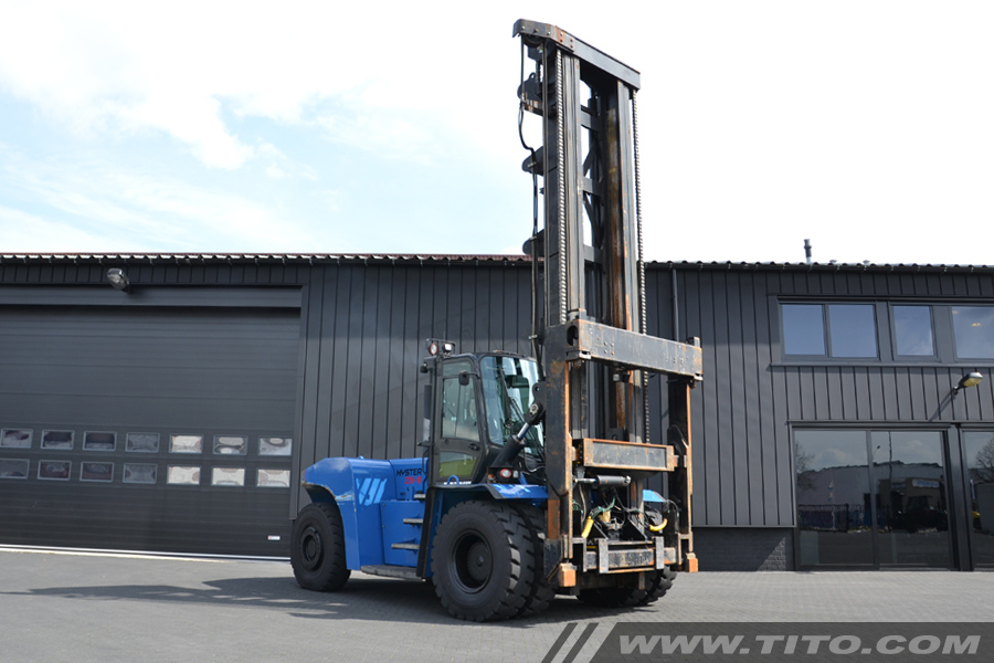 SOLD // Used Hyster empty container handler for sale