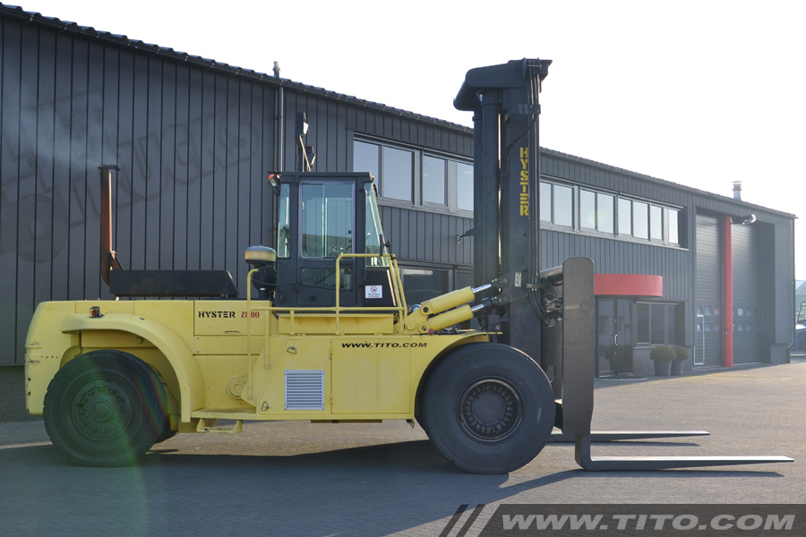 SOLD // Used 28 ton forklift Hyster H28.00F for sale
