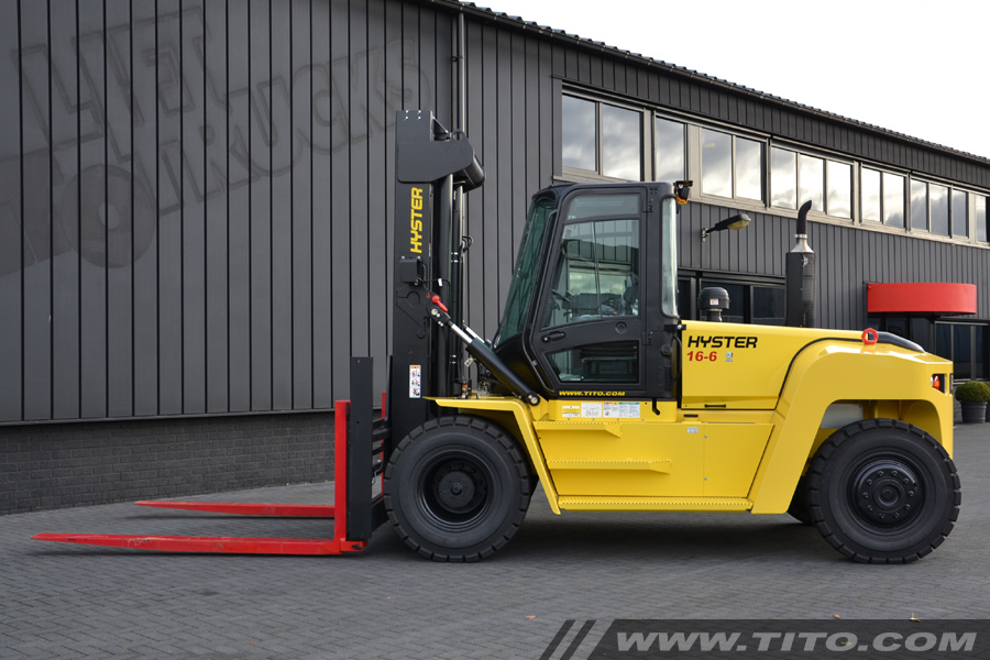 SOLD // New 16 ton Hyster forklift H16XM-6 for sale 