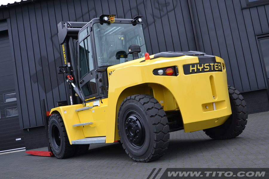 SOLD // New 16 ton Hyster forklift H16XM-6
