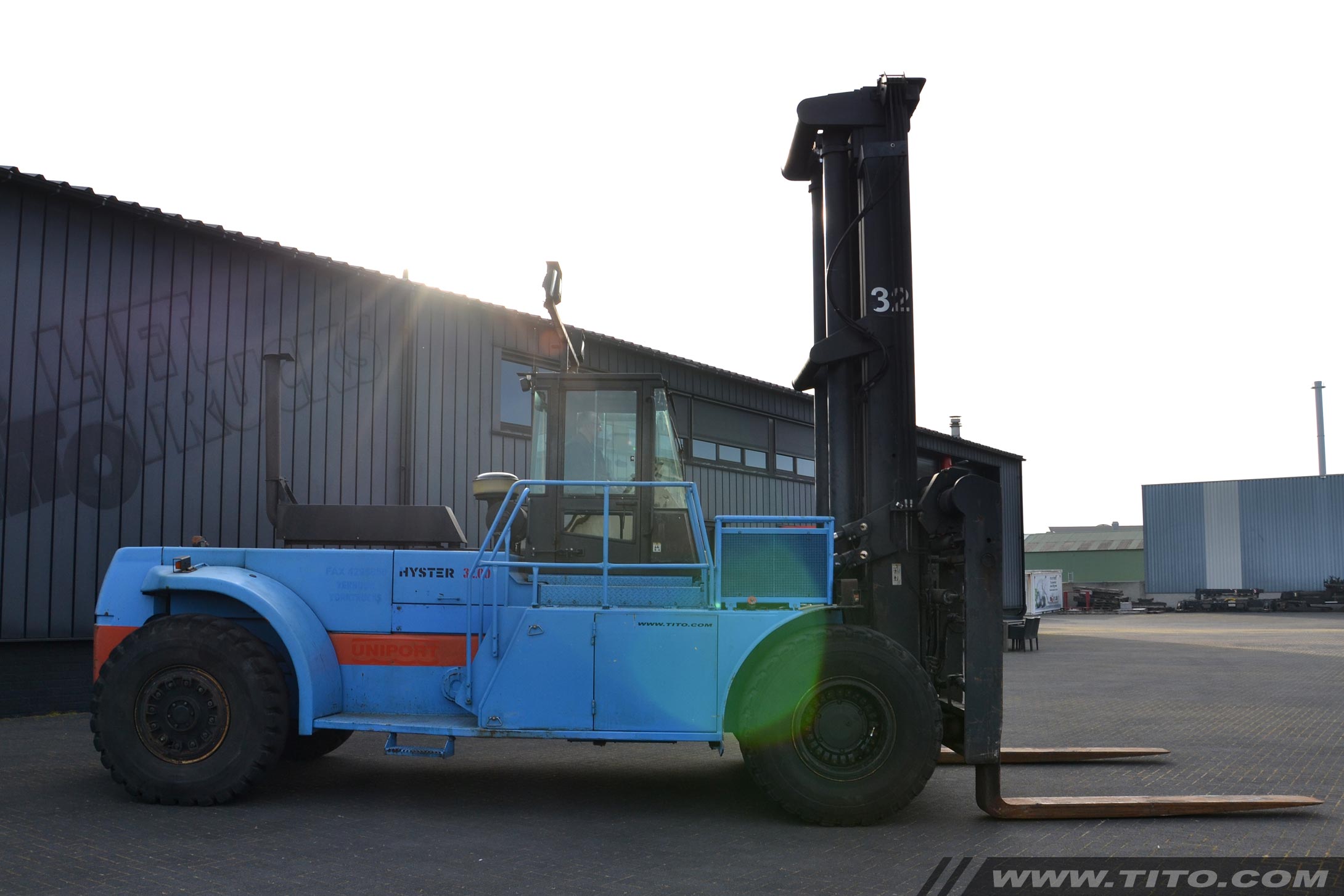 SOLD // used 32 ton Hyster forklift for sale