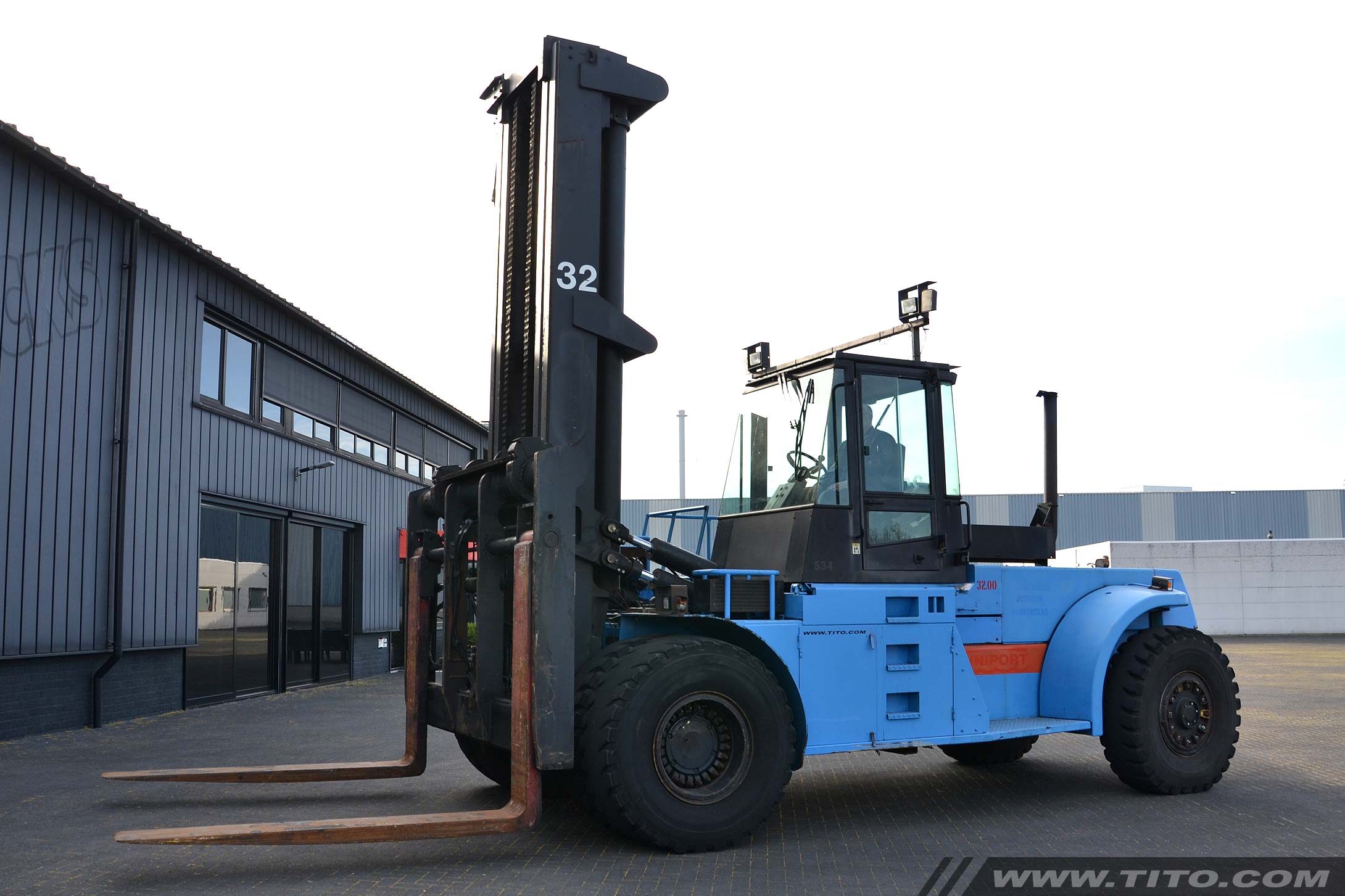 Reachstackers Big Forklifts Tito Lifttrucks Hyster H32 00F LM Reachstackers Big Forklifts Tito Lifttrucks Hyster H32 00F LM